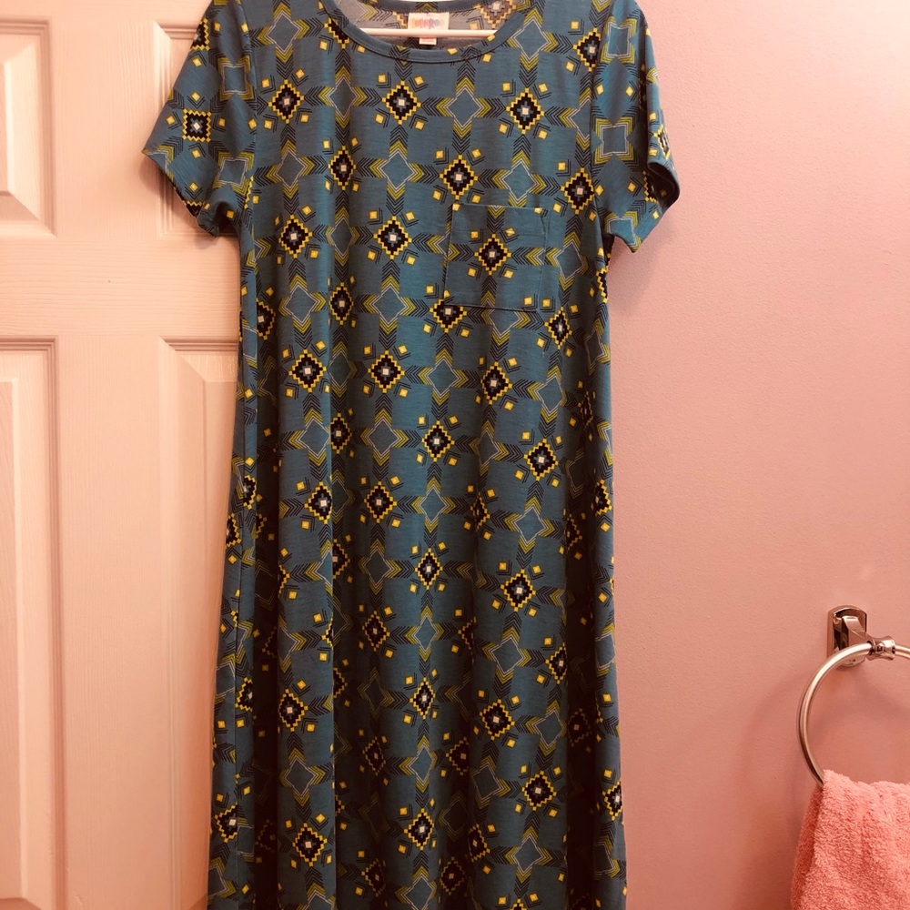 LulaRoe Carly size small